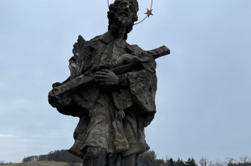 Zvěstov - socha sv. Jana Nepomuckého