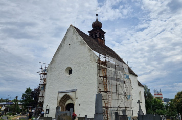 Obnova střechy kostela v Tečovicích